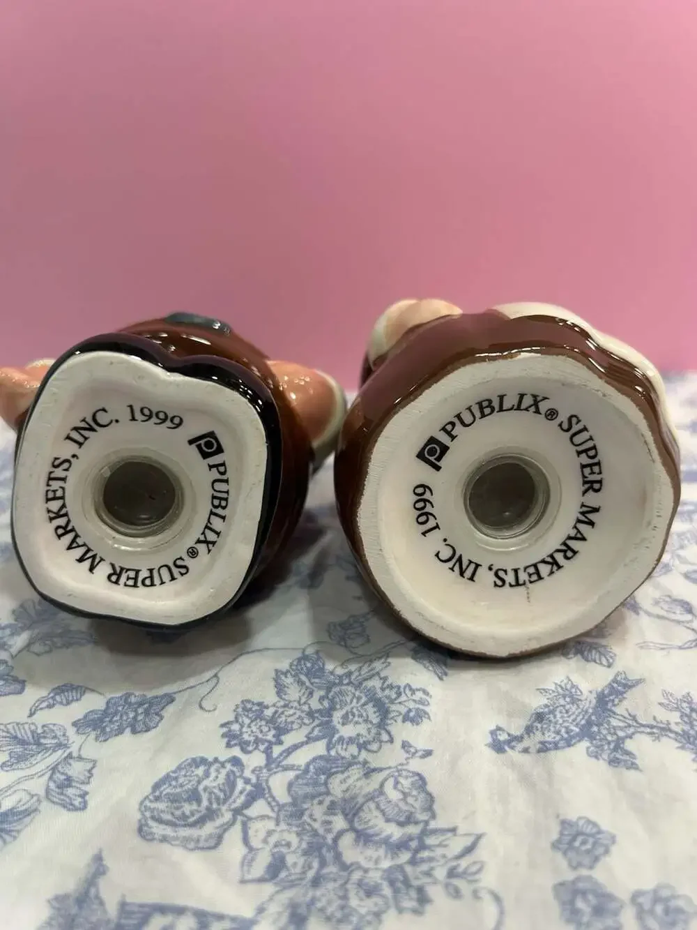 Publix The Pilgrim Pair Ceramic Salt And Pepper Shakers 1999